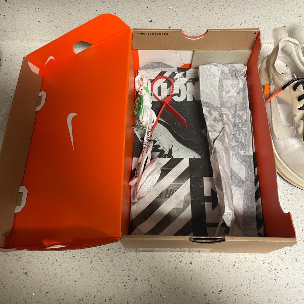 Nike Off-White x Zoom Fly The 10 - Picture 12 of 12